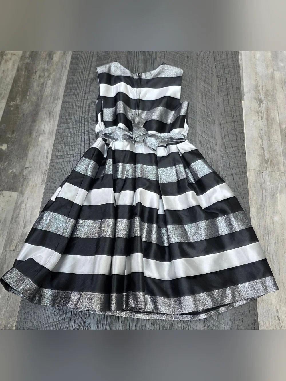 BONNIE JEAN, KIDS (SIZE: 14)BLACK SILVER METALLIC STRIPED FANCY PARTY DRESS $68